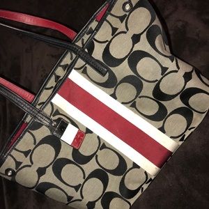 Authentic COACH hamptons weekend purse !!